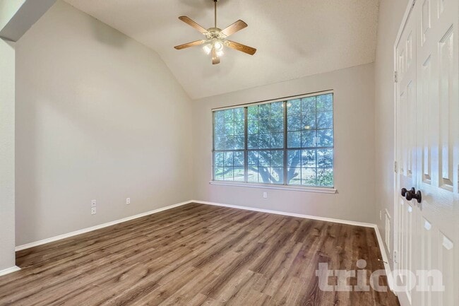 Photo - 4649 Devonshire Dr