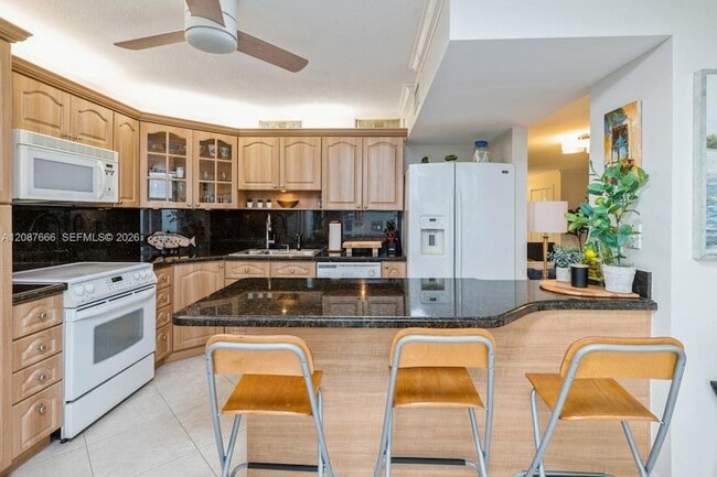 6423 Collins Ave Unit 1201