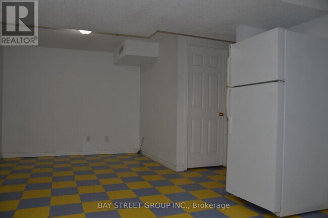 Photo - 283 Port Royal Trail