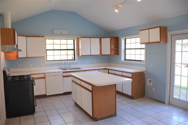 Photo - 8402 Western Dr