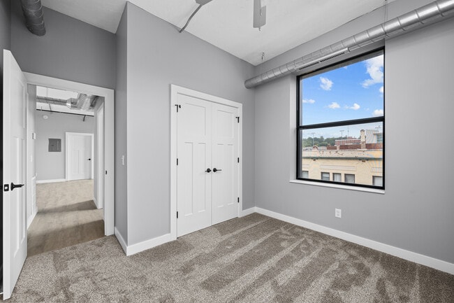 1601 5th Ave Unit 1