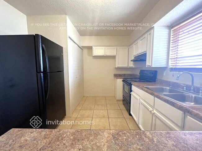 Photo - 1904 S Apache Dr House