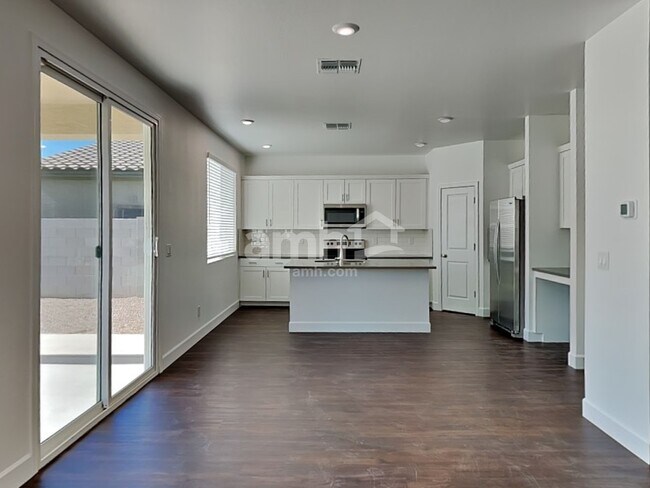 Photo - 17161 Puget Ave