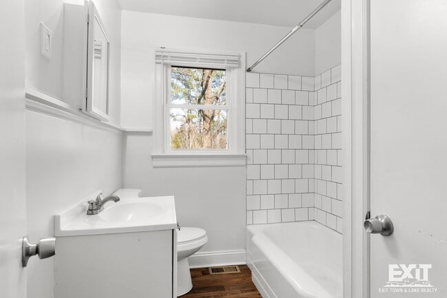 Photo - Welcome to your 2 bedroom, 1 bath home in South Hill!