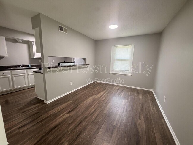 Photo - 691 Creekstone Cir