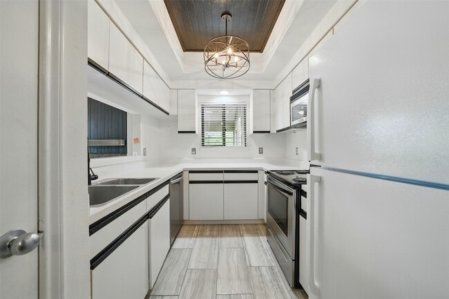 Photo - 4144 Greystone Way Unit 305