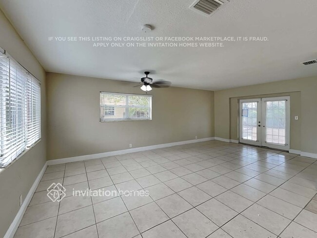 735 NW 184th Dr