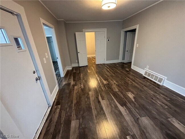 Photo - 4200 Whitman Ave Unidad DOWN