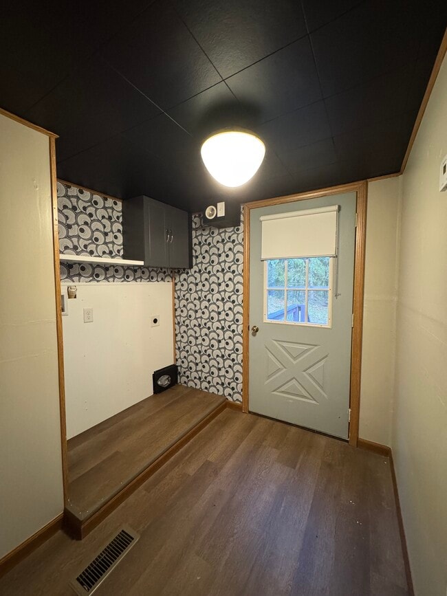 Photo - 66090 Wolfs Den Rd