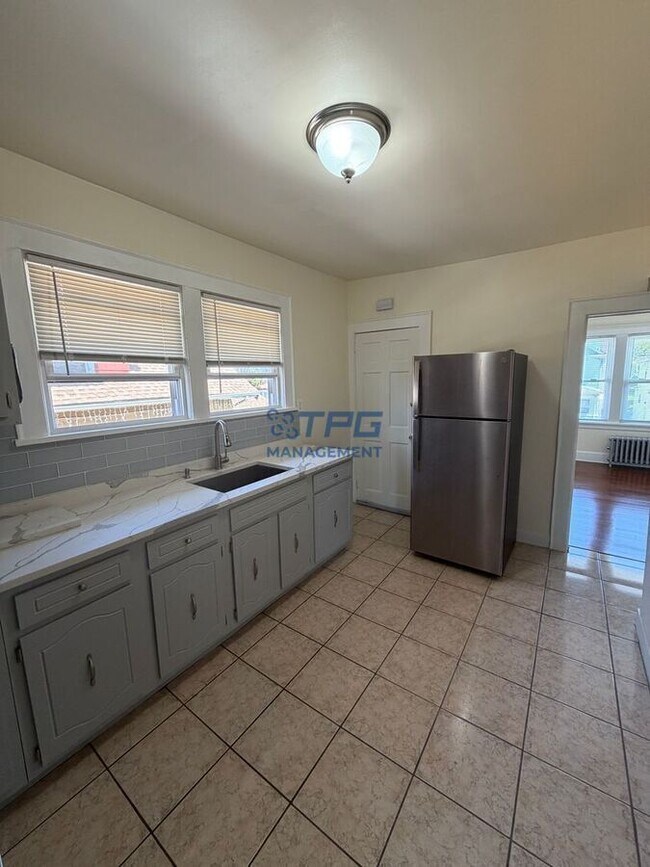 Photo - 318 E 19th St Unit Floor 2