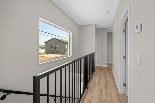 Photo - 6240 Pontiac St