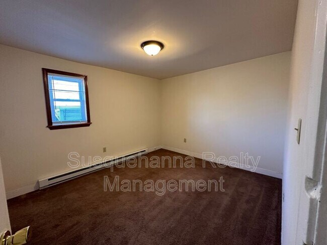 Photo - 317 W Main St