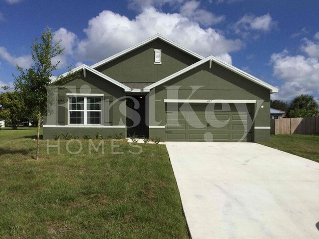 Building Photo - 407 SW Lakehurst Dr
