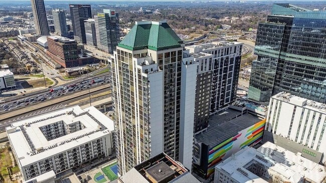 Building Photo - 1280 W Peachtree St NW Unit 1702