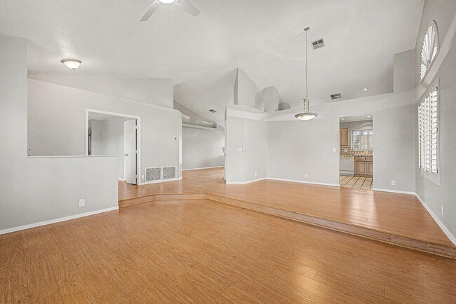 Photo - 5719 E St John Rd