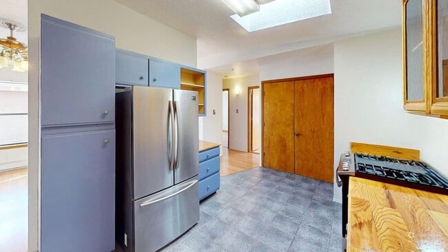 Photo - 2 Bedroom with a yard.