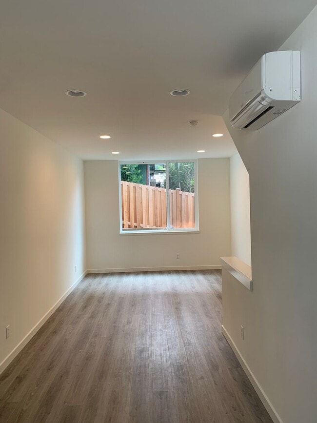 Photo - Luxury 2 beds/2 baths townhome in Wedgwood!