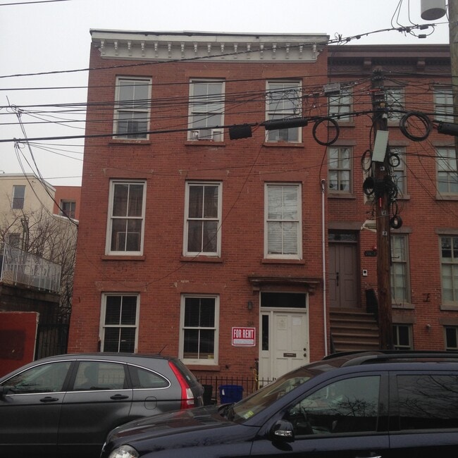 Building Photo - 218 6th St Unit Apt #1