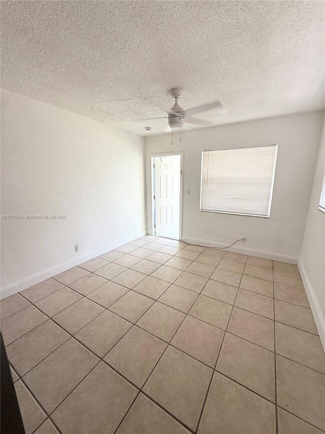 Photo - 241 SE Park St Apartment Unit 4