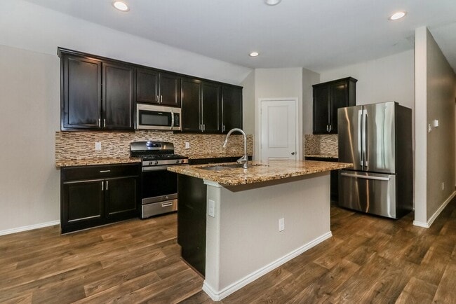Photo - 8102 Rose Petals Ln