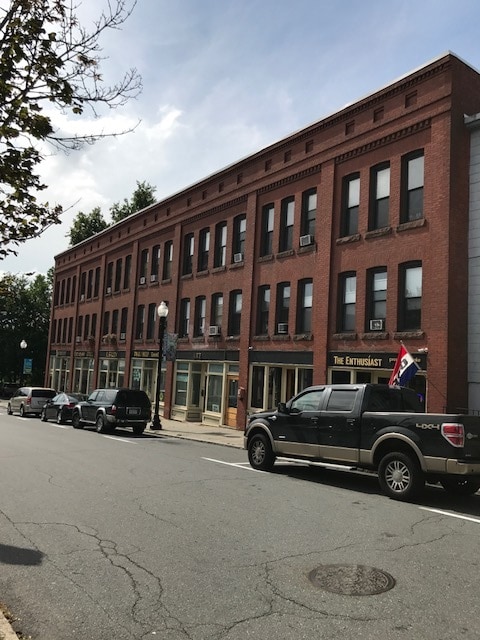 Photo - 12 Miles St (Greenfield, MA)