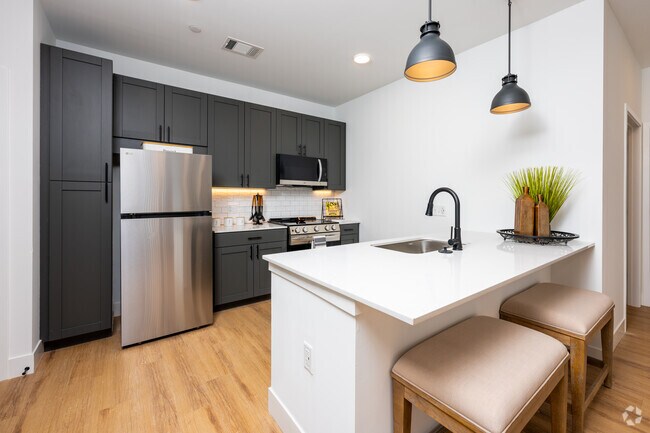 1 habitación, 1 baño, 751 pies cuadrados, cocina - The James at Chatham Hills