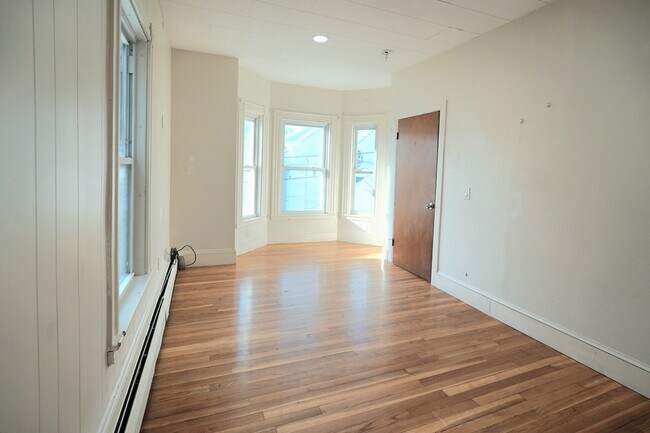 Photo - 61 Tudor St Unit 2