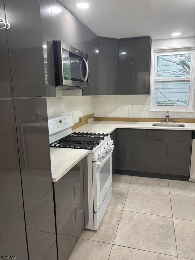 Building Photo - 360 W South Orange Ave Rental