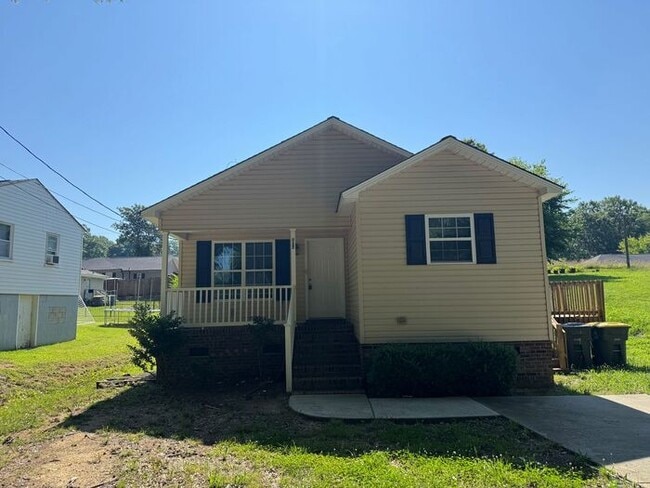 Building Photo - Nice Kannapolis home! nice 3 Bedroom, 2 Bath House
