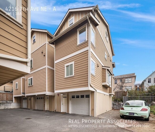 Building Photo - 4216 7th Ave NE Rental