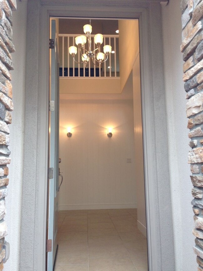 Photo - Gorgeous Model Spacious Folsom Unit!