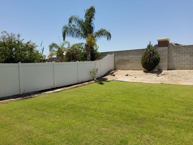 Photo - 23 White Alder Dr