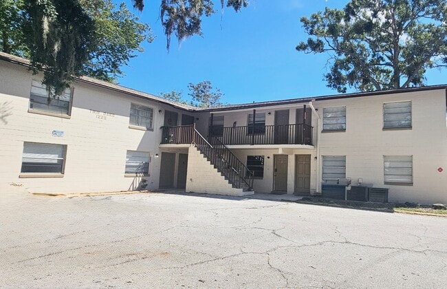 Building Photo - 1225 Kennedy Rd Unit Kennedy Rd. - 1225  04