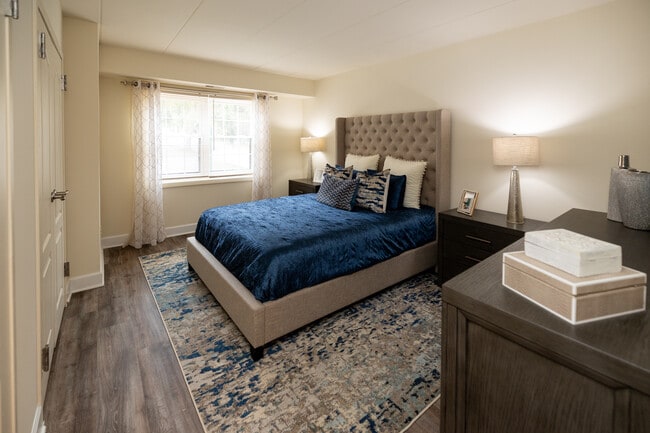 Photo - Ivy Hall Apartments