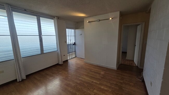 Photo - Pearl Ridge 2 Bedroom at Harbor Vista. Unit 305