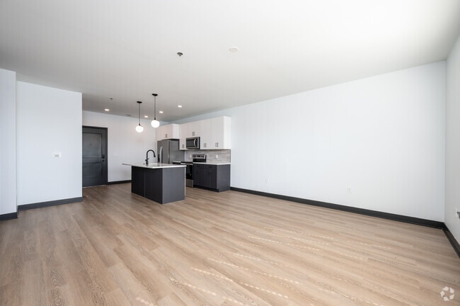 Pennsy - 1BR, 1BA - 863SF - Living Room