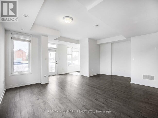 Photo - 1555 Kingston Rd