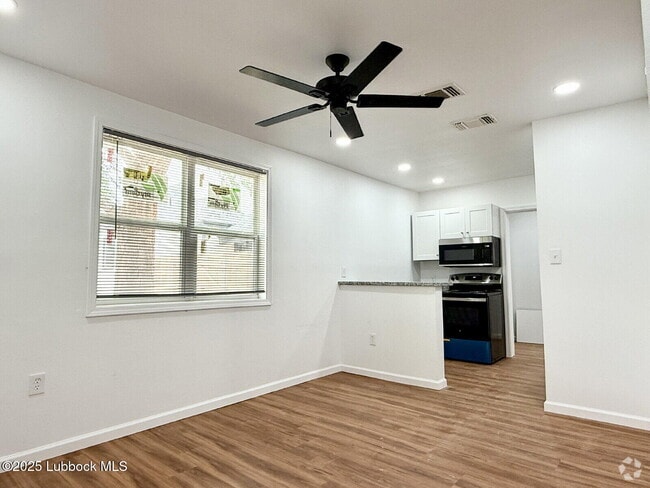 Building Photo - 2435 21st St Rental