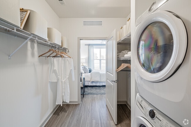 1BR, 1BA - 652SF - Closet/Laundry - Madison Ironbridge