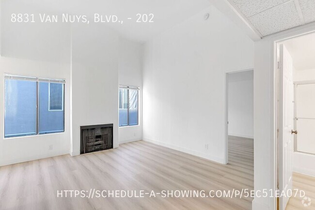 Building Photo - Beautiful updated spacious 1 Bed + 1 Bath ... Unit 202 Rental