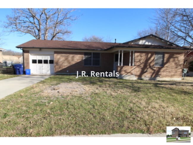 Photo - 1103 Robertson Ave