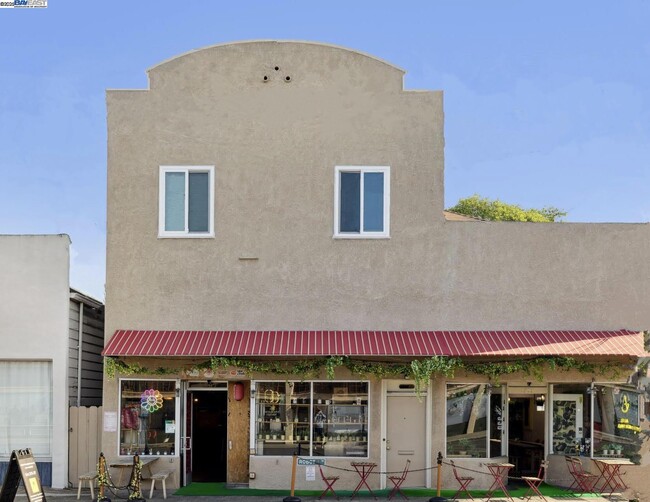 Building Photo - 1707 Lincoln Ave Unit B Rental