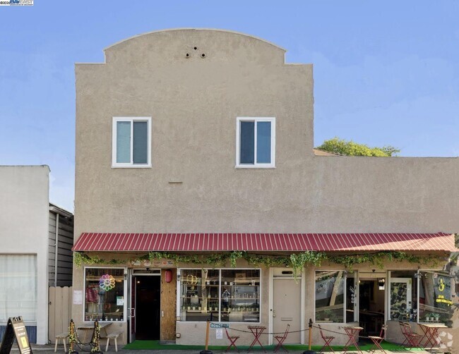 Building Photo - 1707 Lincoln Ave Unit B Rental