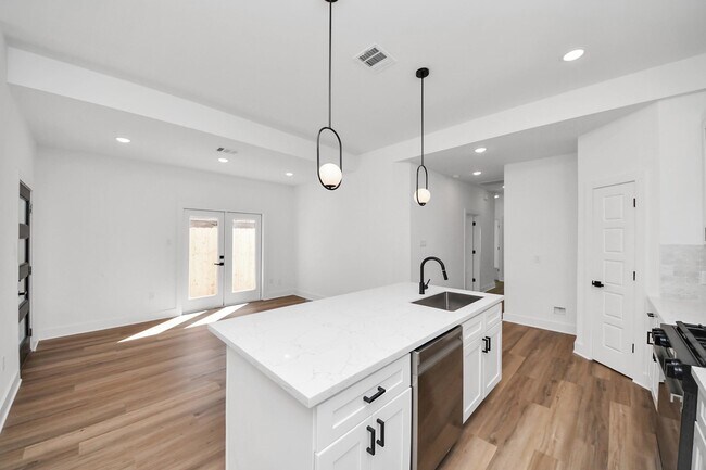 Photo - 8106 Locksley Rd