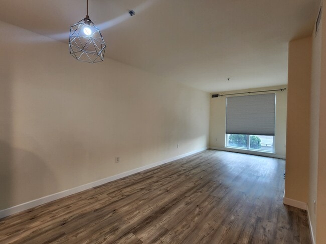Living/Dining Room - 423 7th St Unit 203