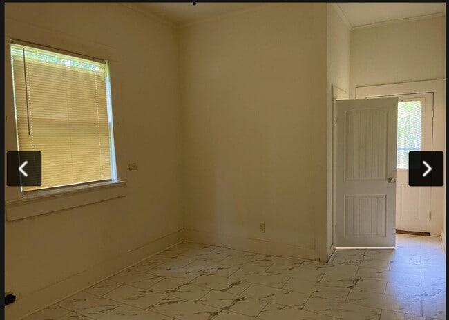 Photo - 122 Montague St