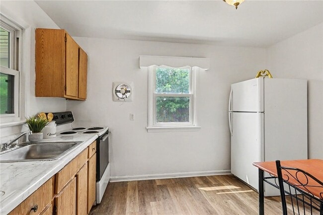 Photo - 1709 South Ave