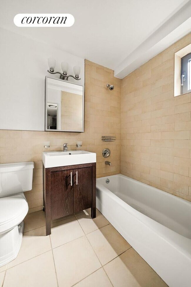 Photo - 138 Seeley St