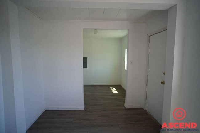 Photo - 214 E Belle Ave Unidad A