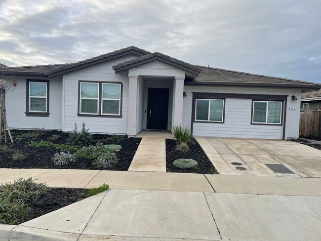 Photo - Gorgeous 4 bedroom home in Quaint Town of  Winters CA